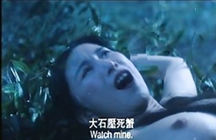 XXX: 捷克pikaper在巴士站取出了母狗，并在草地上性交